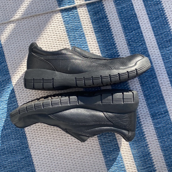 Mens JEEP Black Leather Slip-ons with MEMORY FOAM Foot Bed! In EUC Size 9 EU 43 - Picture 6 of 9